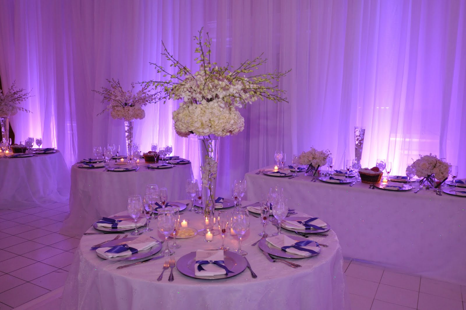 [white+centerpiece.jpg]