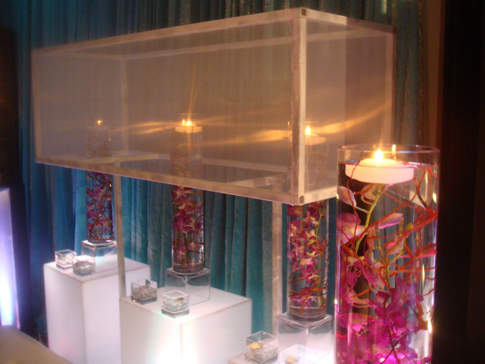 [lounge+furniture+da+vinci's+florist..JPG]