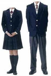 Que pensez-vous du port de l'uniforme à l'école? Que pensez-vous du port de l'uniforme à l'école?