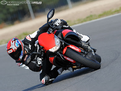 Buell 1125CR 2009 2010 First Ride
