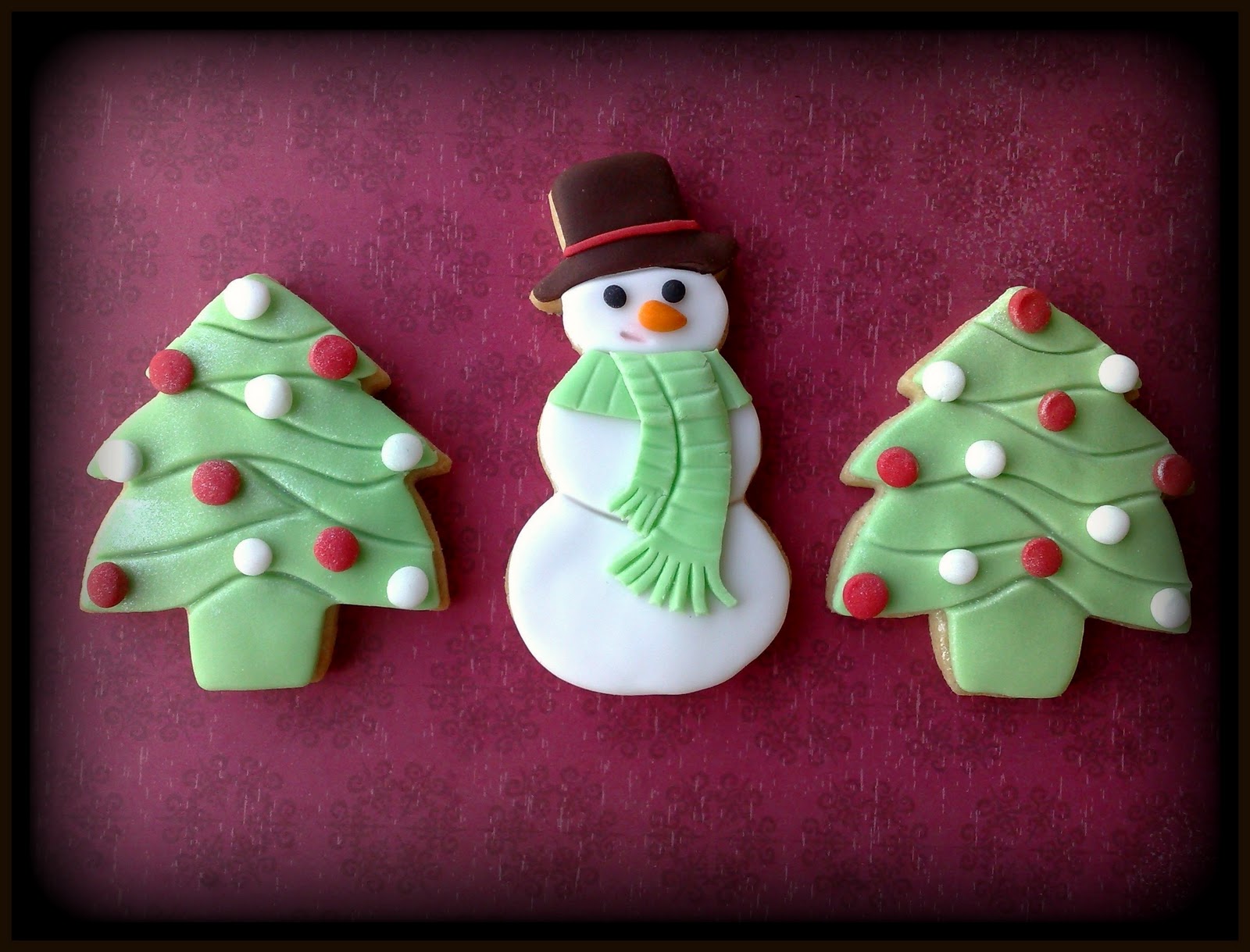 Small Things Iced Snowmen & Christmas Tree Cookies