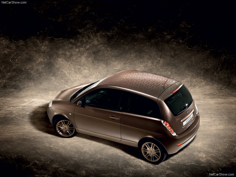 [Lancia-Ypsilon_Versus_2009_800x600_wallpaper_03.jpg]