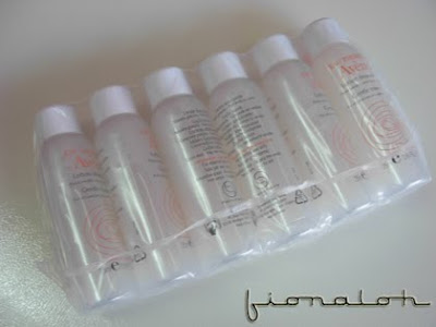 Clinique Cosmetic Bag - RM23 clinique makeup bags. Clinique Cosmetic Bag - RM23