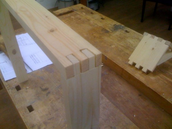 [22752_297612923071_633663071_4516380_5542166_n.jpg]