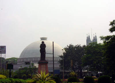 http://4.bp.blogspot.com/_nl5WdrFFkO0/RhAFbEkBSNI/AAAAAAAABK0/C3imalQLxf0/s1600/chow11-birla+pauls.jpg