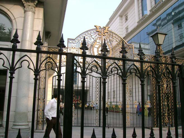 http://4.bp.blogspot.com/_nl5WdrFFkO0/RiomnL8b6II/AAAAAAAABXA/eVCxg9qEQ6A/s1600/sxc18-camacst-mall.jpg