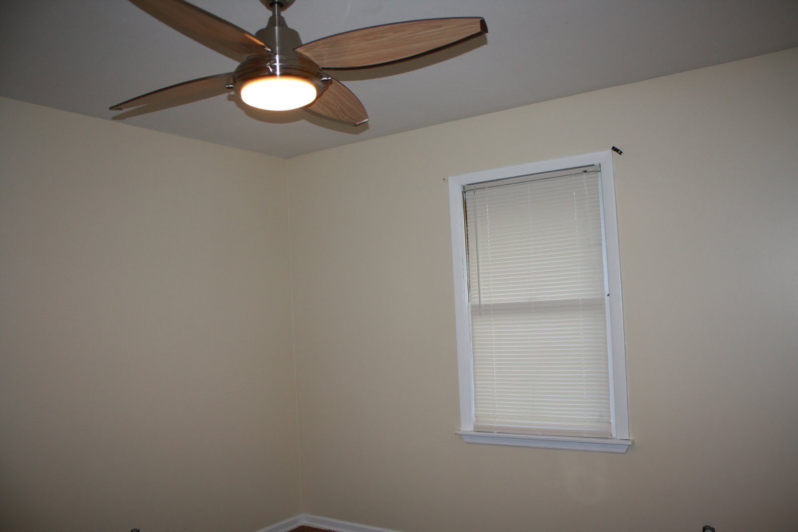 [brady's+room+before+012.jpg]