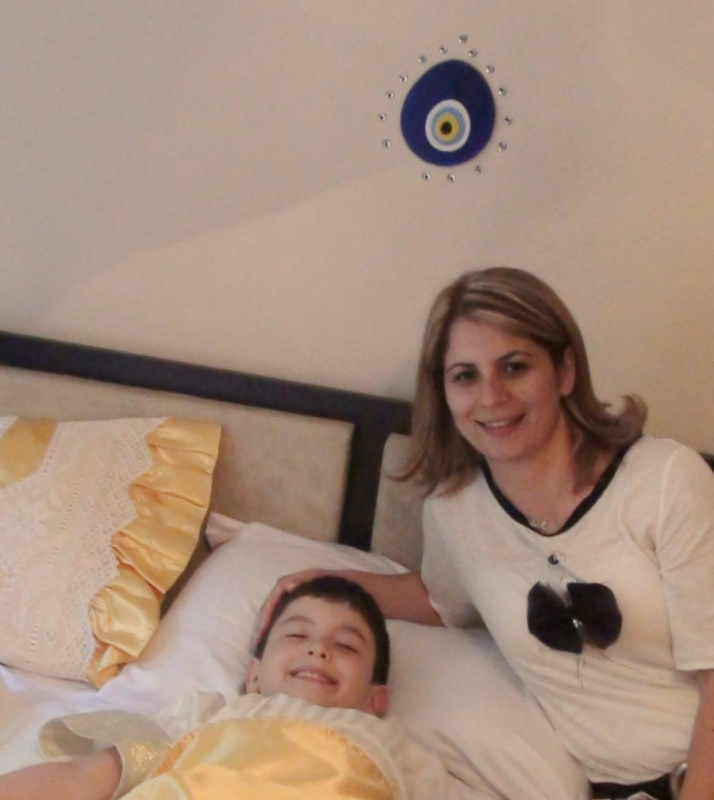 Annesi ve Ton Ton Tuna Yiğit Abisinin &quot;Maşallah