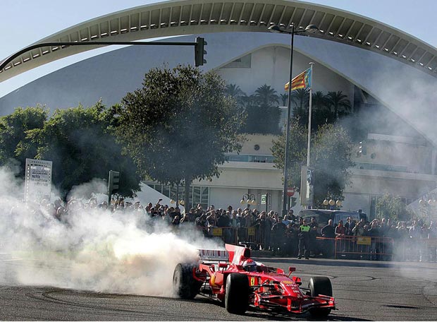 Cinco Ferrari rodarán por la Alameda de Valencia