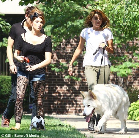 oh miley cyrus Can+we+be+friends+Miley+and+Ashley%27s+pet+pooches+enjoy+a+walk+together++1