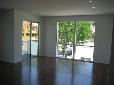 Luminaire 928 Croft Avenue