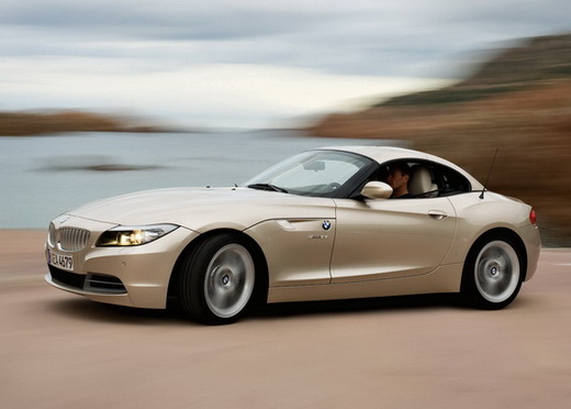 This new launch BMW Z4 2009 sDrive35i variant unveiled at the India Couture