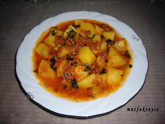 Etli Patates Yemegi Tarifi Nasil Yapilir Resimli Yemek Tarifleri