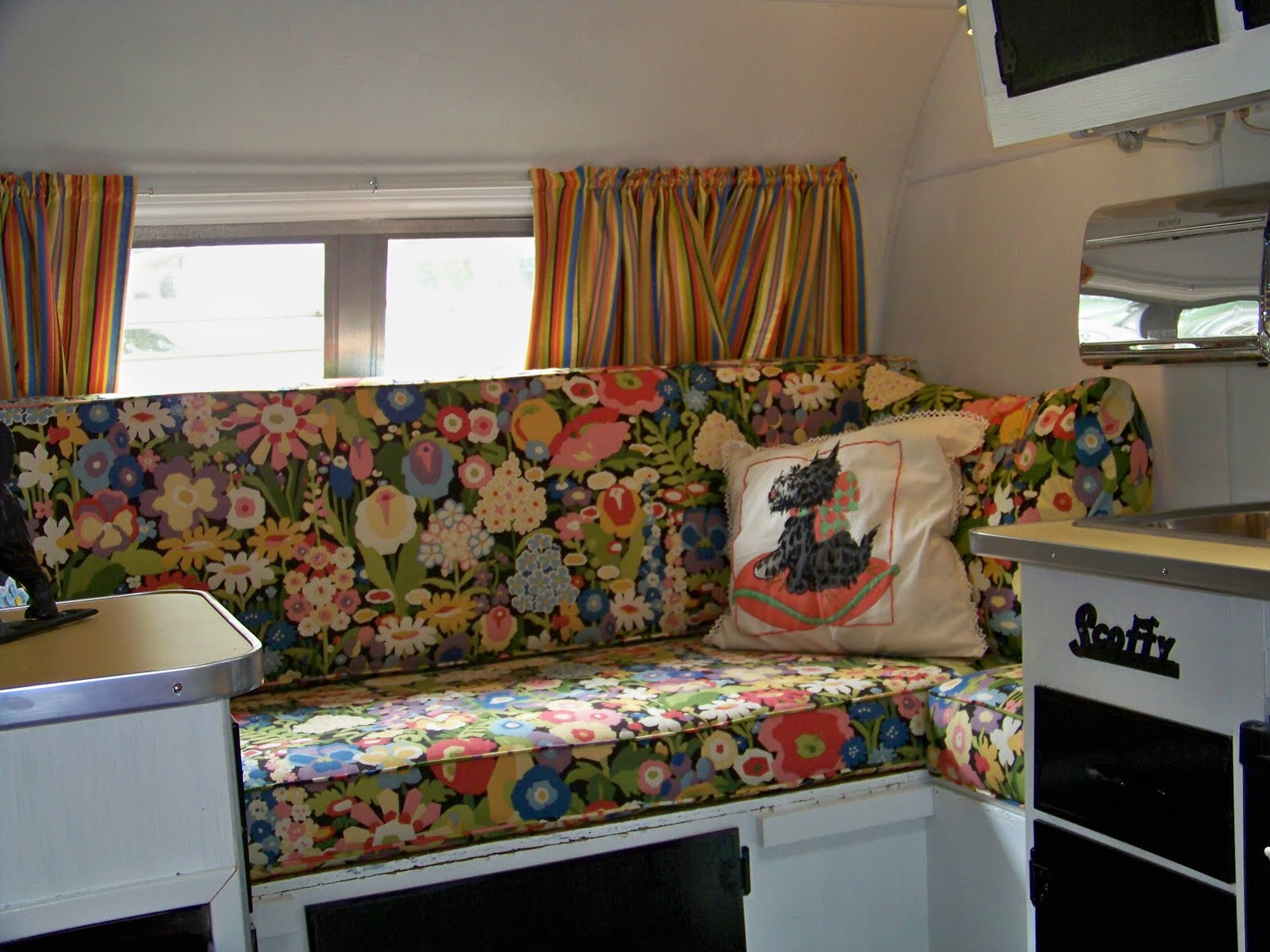Decorating A Trailer
