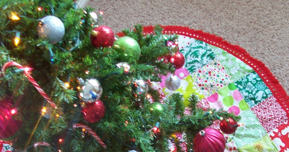 Brown Paper Packages Patchwork Christmas Tree Skirt Tutorial