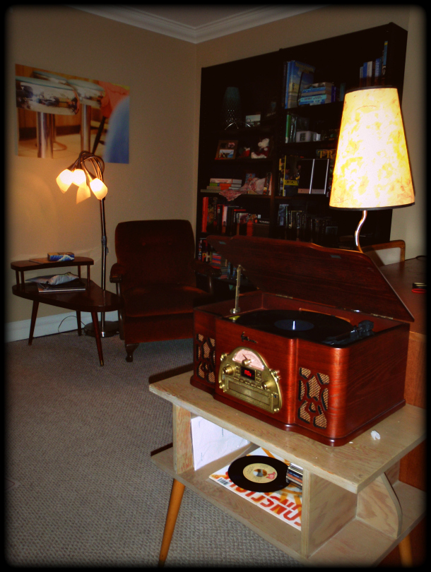 Outlaw Home Nostalgic Record Player Stereo