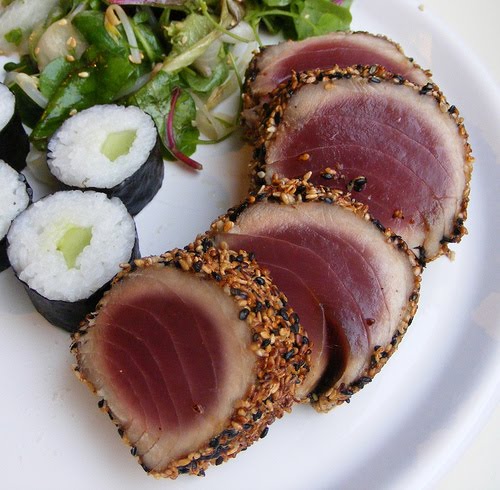 4 OUNCES OF AHI TUNA !! 150 CALORIES WITH THE SALAD 4 OUNCES OF AHI TUNA !! 150 CALORIES WITH THE SALAD