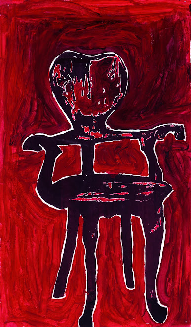 Rouge avec chaise noire