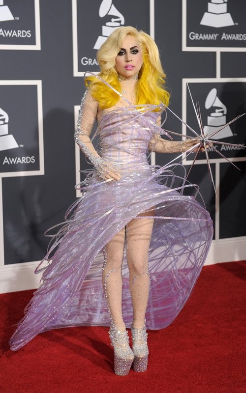 [Grammy+Awards+-+Lady+Gaga+Fashion+10.jpg]