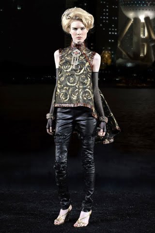 [CHANEL+Pre-Fall+2010++Paris-Shanghai+03.jpg]