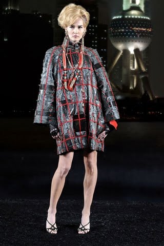 [CHANEL+Pre-Fall+2010++Paris-Shanghai+04.jpg]
