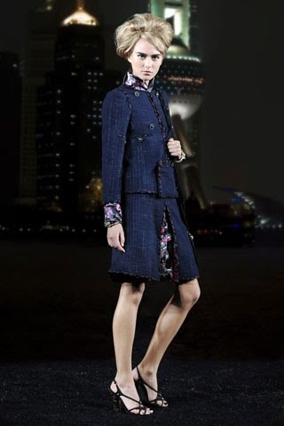 [CHANEL+Pre-Fall+2010++Paris-Shanghai+23.jpg]