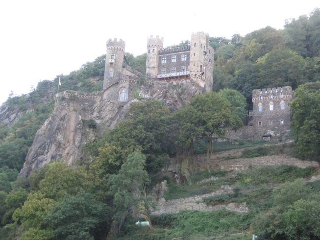 [22+-+Castle+Rhine.jpg]