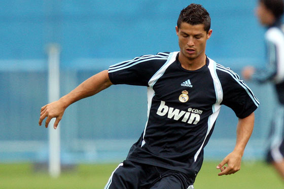[debut+ronal+c..jpg]