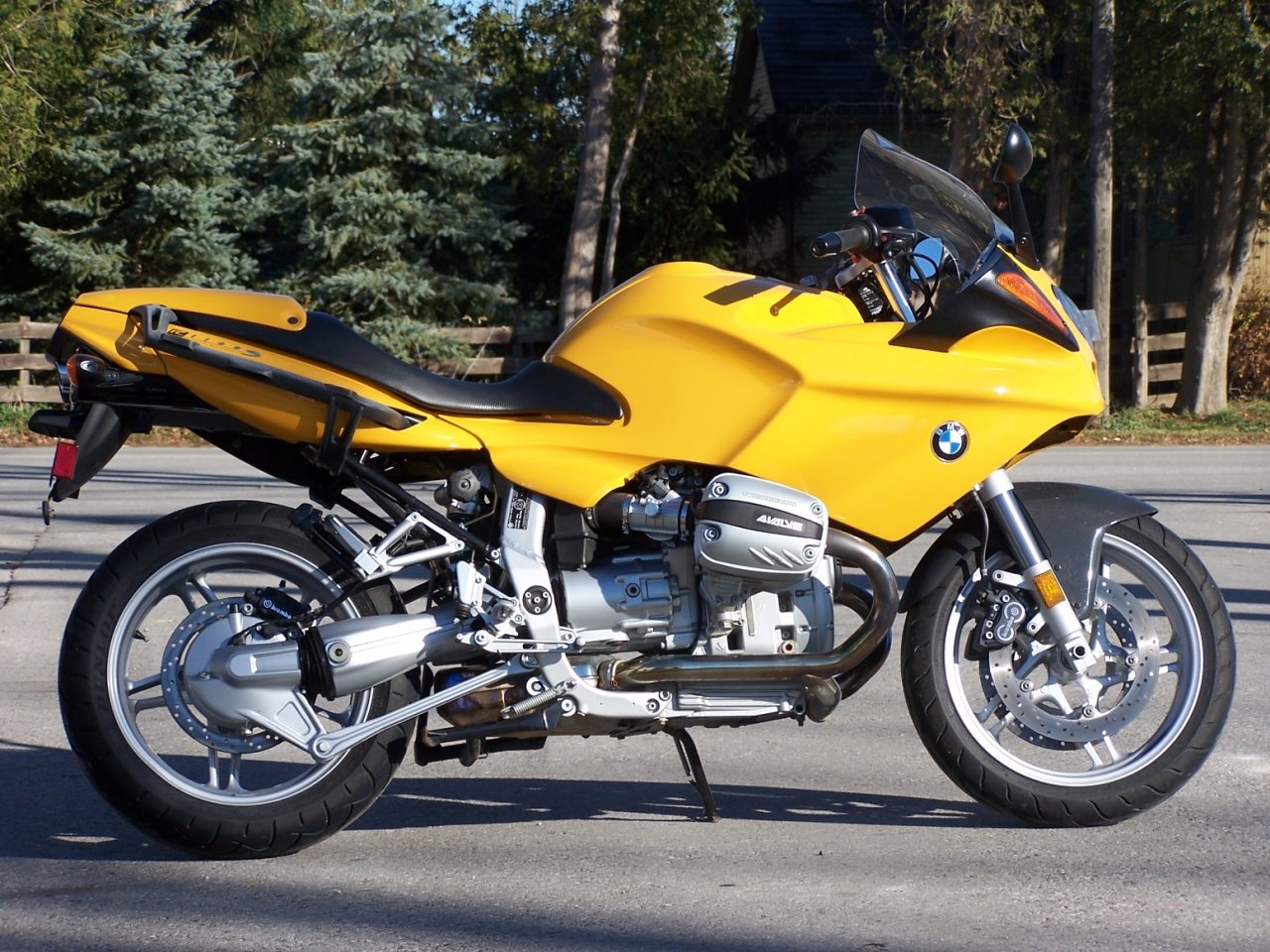 [B1100S.bmp]