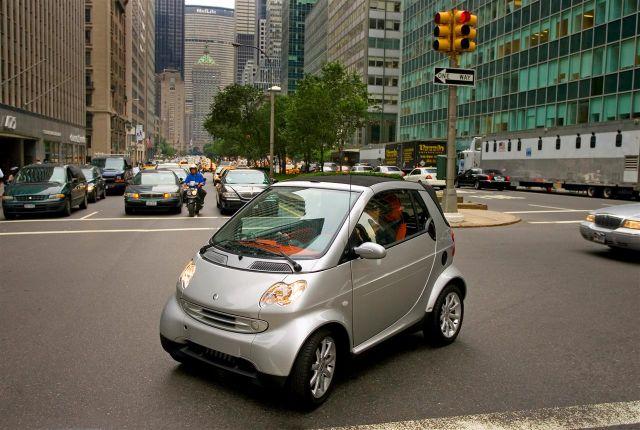 [2008-Smart-fortwo-Coming-to-the-USA-D-640.jpeg]