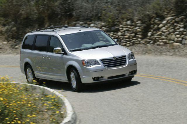 [2008-Chrysler-Town-&-Country-Wins-Ward's-Interior-of-the-Year-Award-AA-640.jpeg]