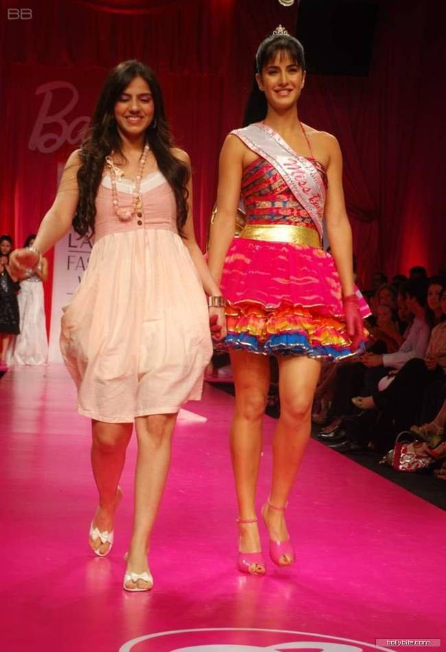 [katrina_kaif_08.jpg]