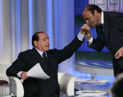 SUA SANTITA' SILVIO... Berlusconi+vespa