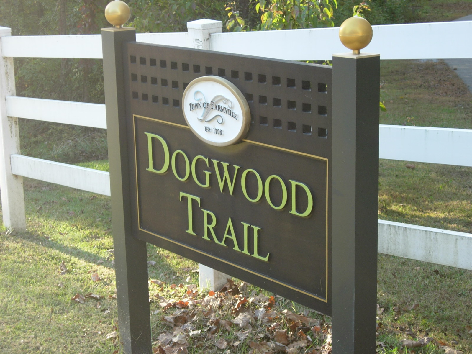 [Dogwood+Trail.JPG]