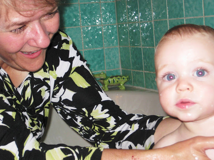 Aunt Denise gets in on bath time