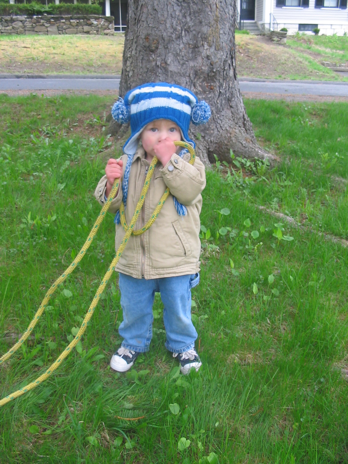 [cooper+holding+the+rope.JPG]