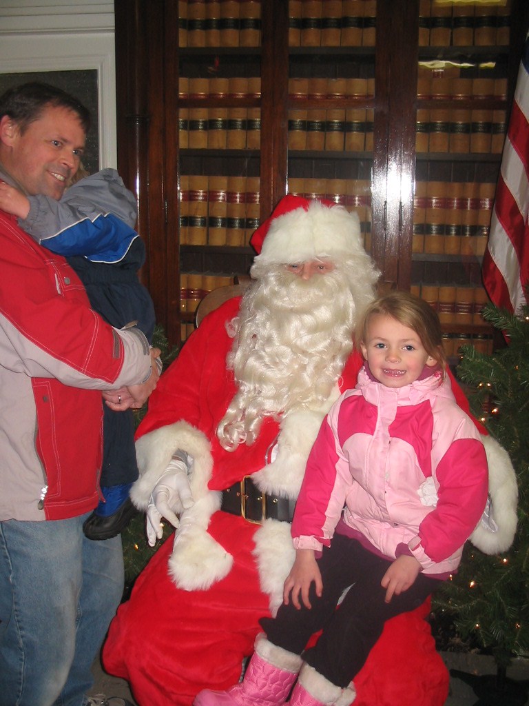[lee+santa.JPG]