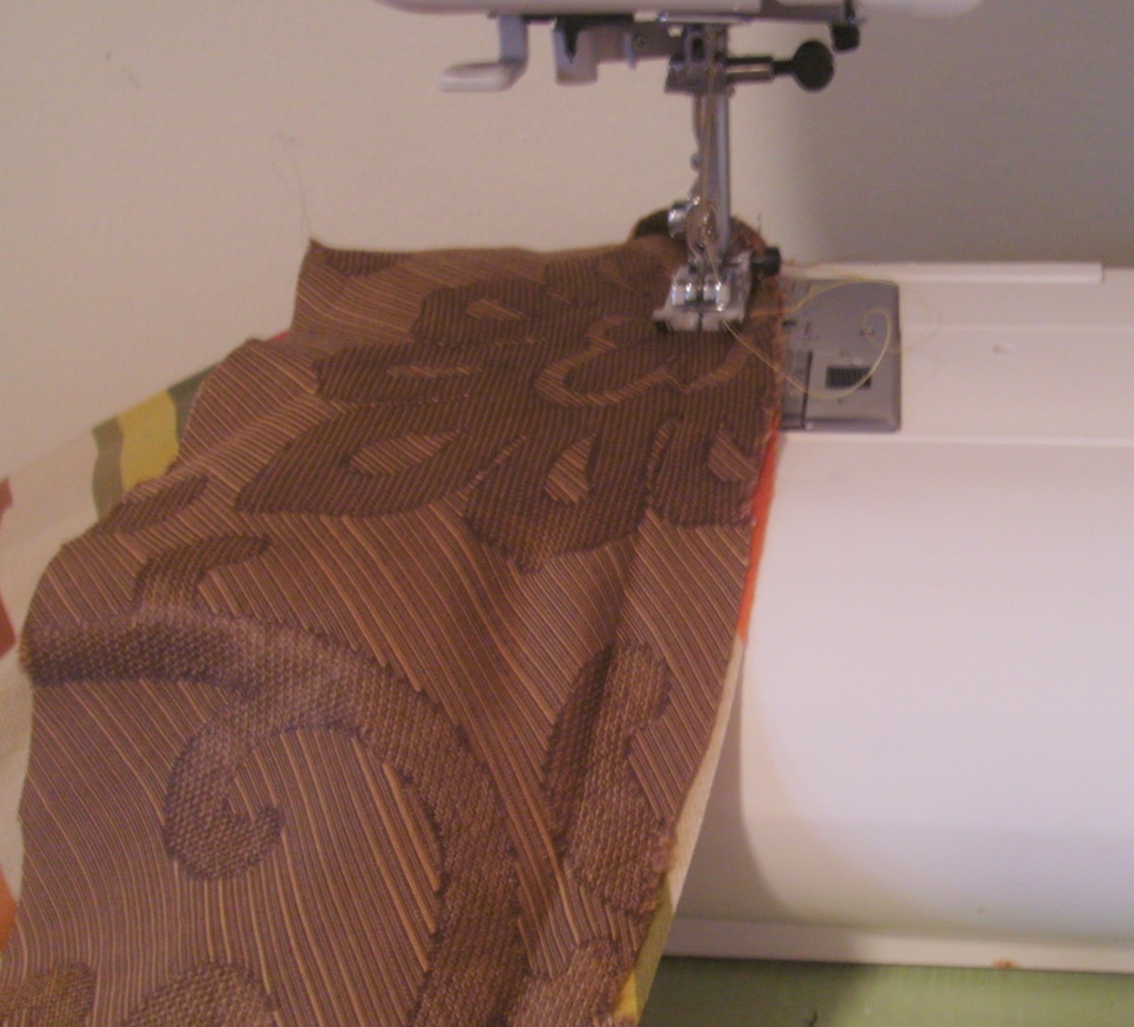 Sew Homegrown DIY Round Tablecloth!