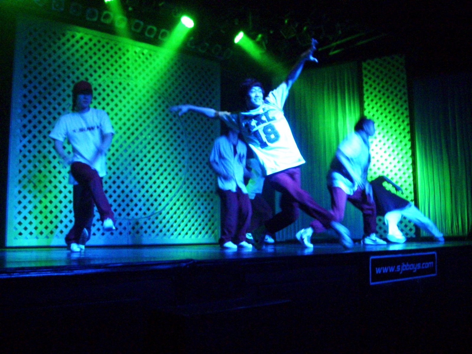 [bex+insadong+bboy+064.JPG]