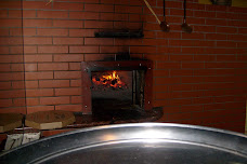 interior da pizzaria MAIS