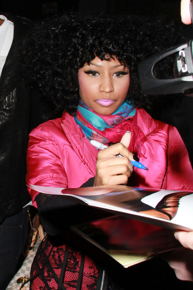 what is nicki minaj real hair color. to see what her real hair
