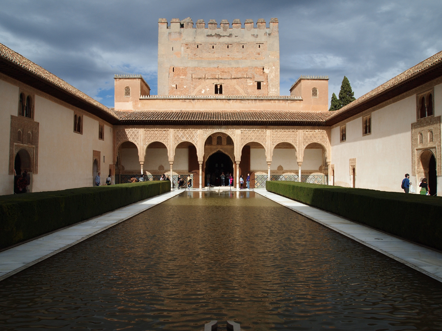 [Granada+-+Alhambra+-+Patio+de+los+Arrayanes.jpg]