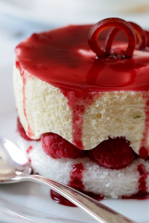 [raspberry+cake4.jpg]