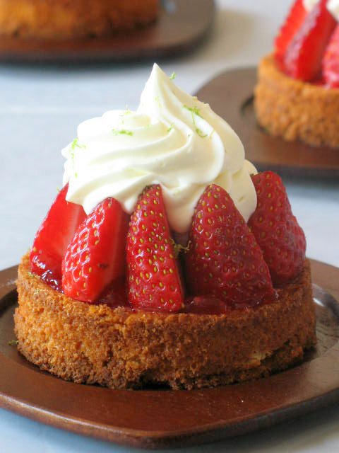 [Strawberry+Tartlets3.jpg]