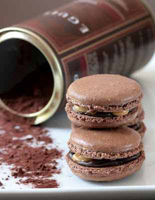 Snickers Macarons-Copyright©Tartelette 2008
