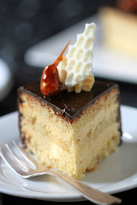 Cashew Praline Gateau-Copyright©Tartelette 2008