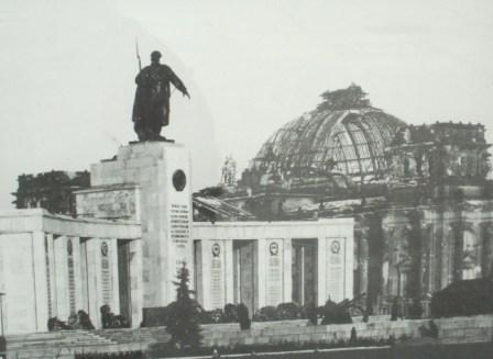 [MemorialSoldados+URSS3.JPG]