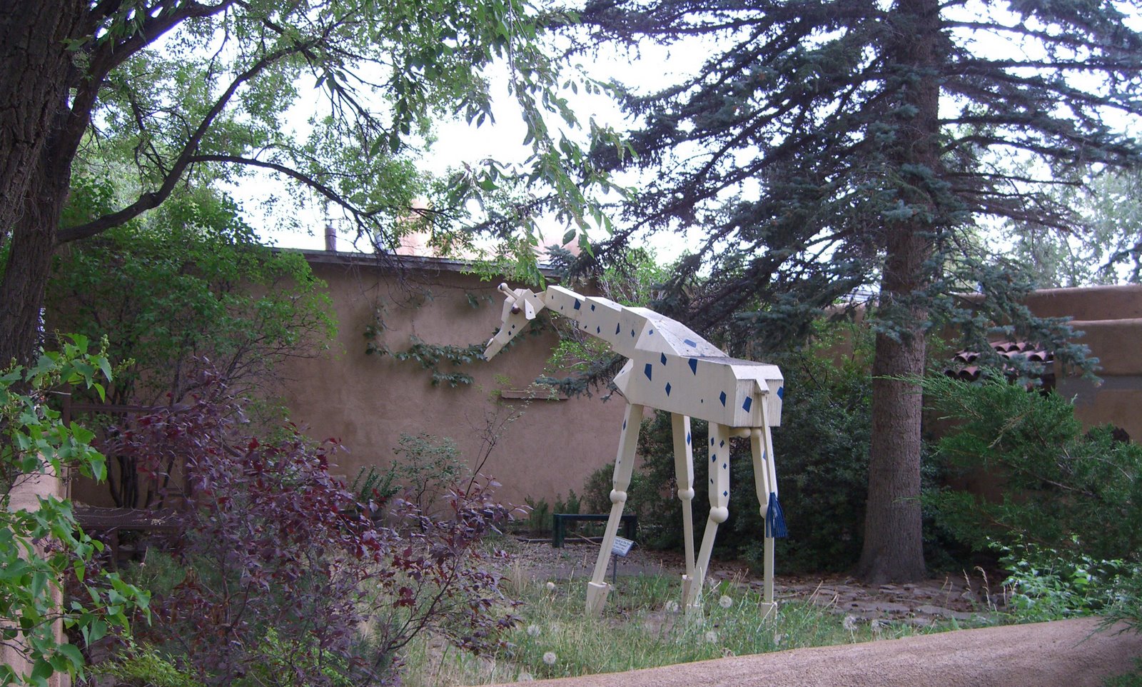 [CIMG3681+cropped+giraffe.jpg]