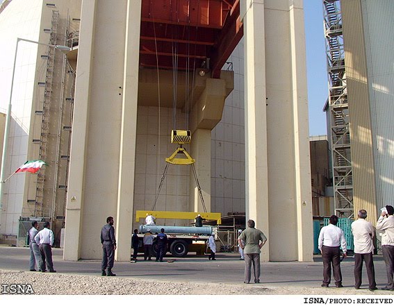 Irã estabelece 2020 como meta para ter reator nuclear