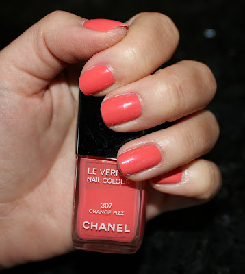 Chanel Secret (625) Le Vernis Nail Colour Review & Swatches